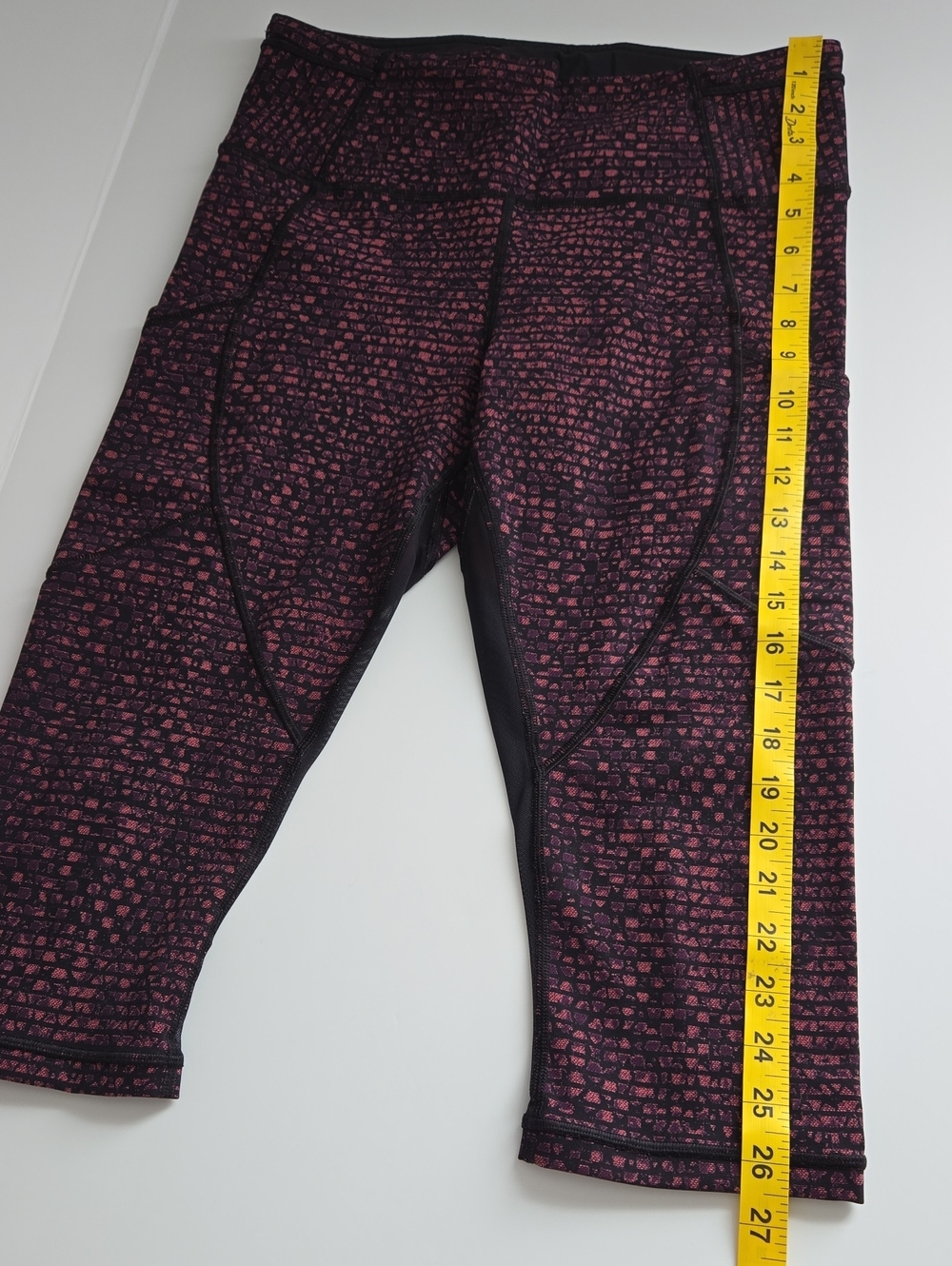 Lululemon Cropped Athletic Leggings Purple Pattern Coral Lining Size Tag Removed - Picture 5 of 16